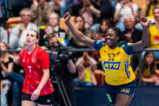 Charité Mumbongo of Sweden celebrates