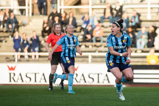 Djurgårdens Hayley Dowd jublar