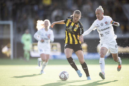 Häckens Stine Larsen och Rosengårds Caroline Seger