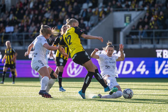 Rosengårds Gudrun Arnardottir och Emma Berglund