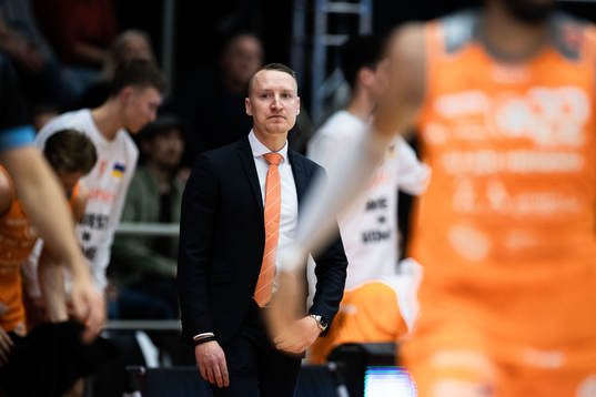 Norrköpings tränare Mikko Riipinen deppar