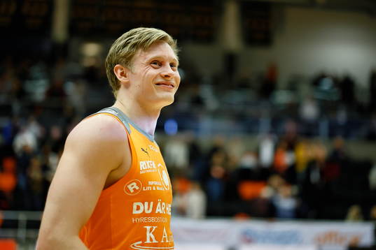 Norrköpings Felix Terins jublar