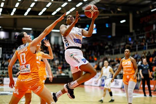 Norrköpings Rakel Gyberg Engdahl och Luleås Bria Goss