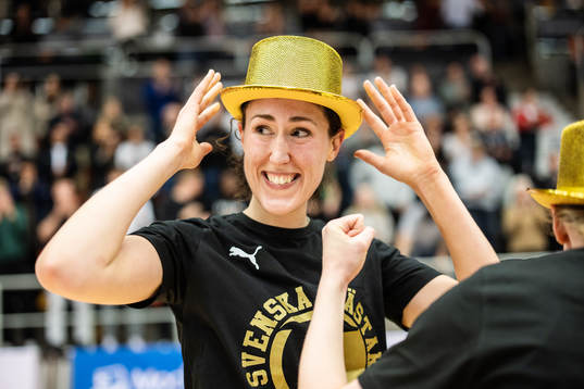 Norrköpings Kate Oliver jublar