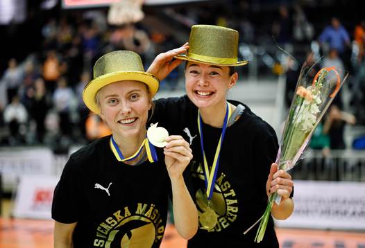 Norrköpings Anna Lundqvist och Rakel Gyberg Engdahl jublar