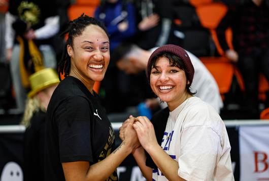 Norrköpings Jaelyn Brown med partner tillrest från USA i
