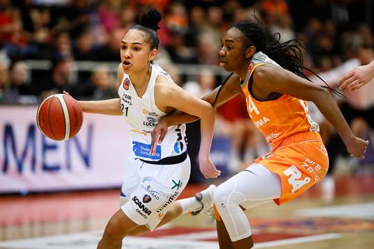 Luleås Brooke McCarty Williams och Norrköpings Taylor
