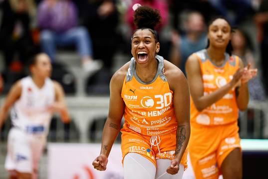 Norrköpings Akienreh Johnson jublar