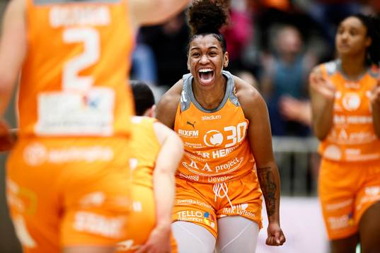 Norrköpings Akienreh Johnson jublar