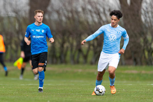 Halmstads Albin Binnefors och Malmö FFs André Alvarez