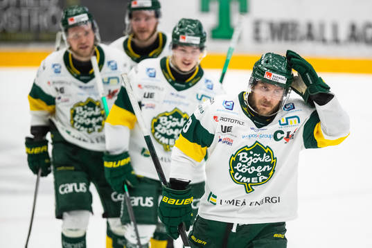 Björklövens Fredric Andersson jublar