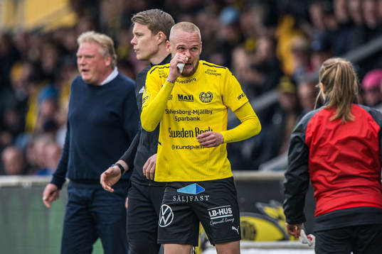 Mjällbys Adam Ståhl  skadad