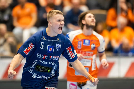 Skövdes William Elovson jublar