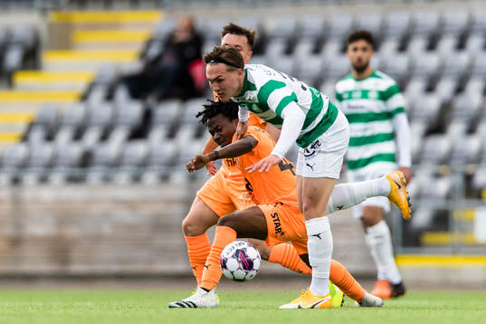 Västerås Miguel Sandberg och AFC Eskilstunas Abdul-Halik