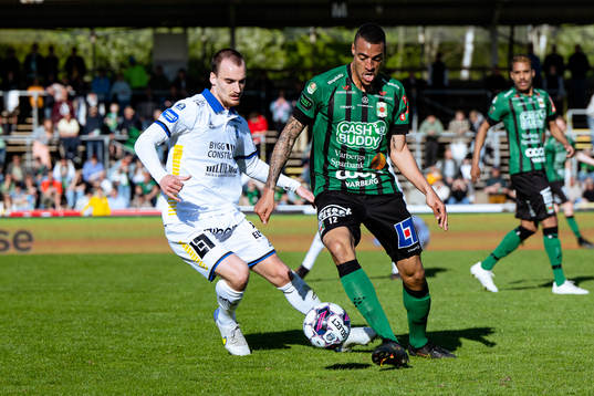 Sirius Adam Hellborg och Varbergs Simon Karlsson Adjei