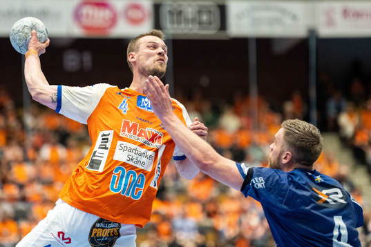 Bläddra bland fler bilder av Handboll, Handbollsligan, Semifinal 4, Kristianstad - Skövde