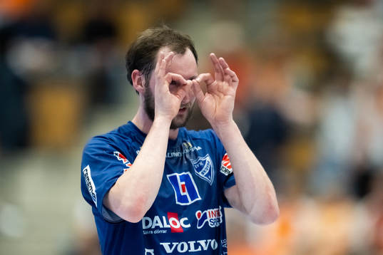 Skövdes Viktor Hallen jublar