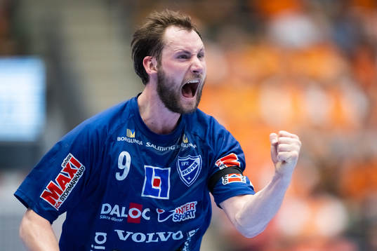 Skövdes Viktor Hallen jublar