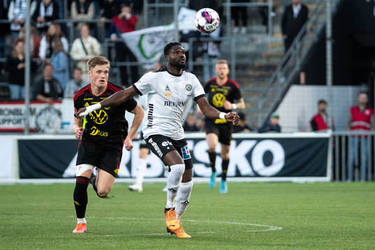 Östersunds Sebastian Karlsson Grach och Örebros Nasiru