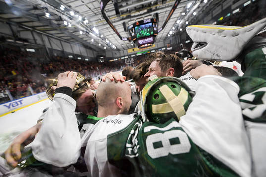 Färjestads spelare jublar