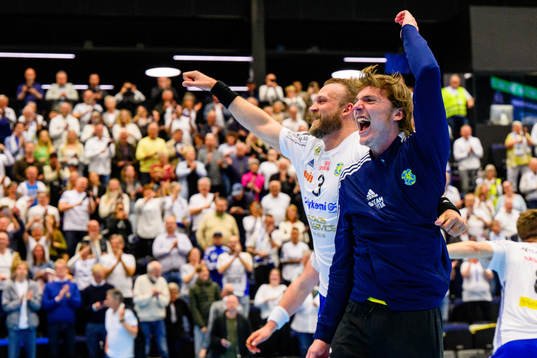 Ystads IFs Christoffer Svensson och målvakt Erik Hvenfelt