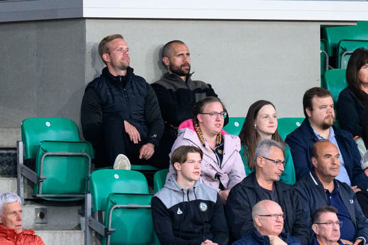 Elfsborgs tränare Emir Bajrami på läktaren