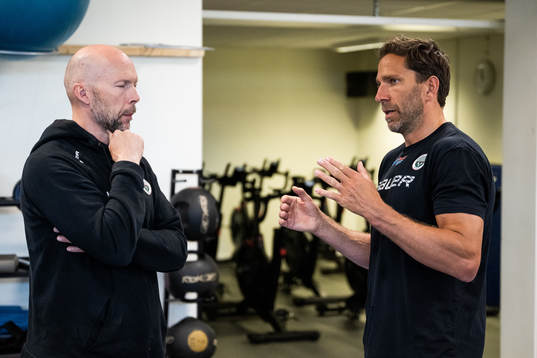 assisterande tränare Anders Burström ocg Joel Lundqvist