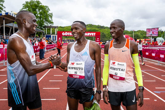 Josphat Kemei, Kenya,  Amos Kipruto, Kenya, och Titus
