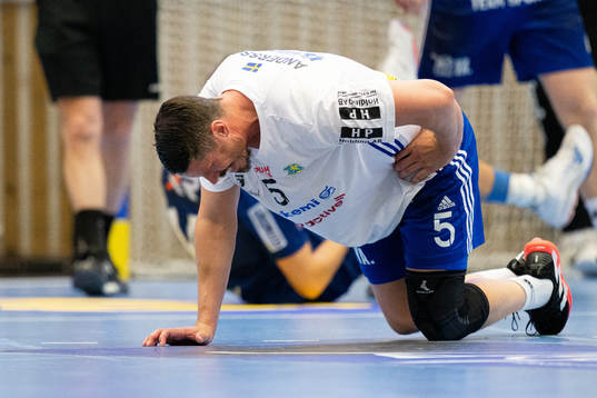 Ystad IFs Kim Andersson har ont