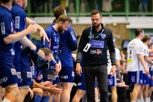 Skövdes tränare Henrik Signell deppar
