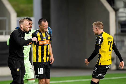 Häckens målvakt Peter Abrahamsson , Jonathan Ursin