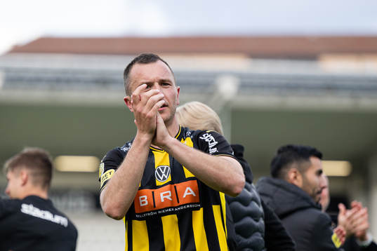 Häckens Even Hovland jublar