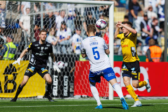 IFK Norrköpings Christoffer Nyman gör 2-2 bakom Elfsborgs