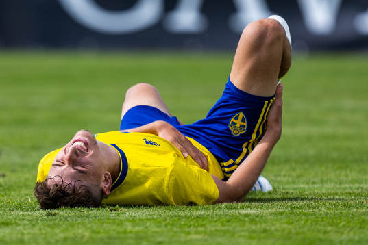 Sveriges Jonas Rohui har ont