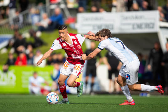 Sandvikens Danilo Al-Saed och Gefles Daniel Eliasson