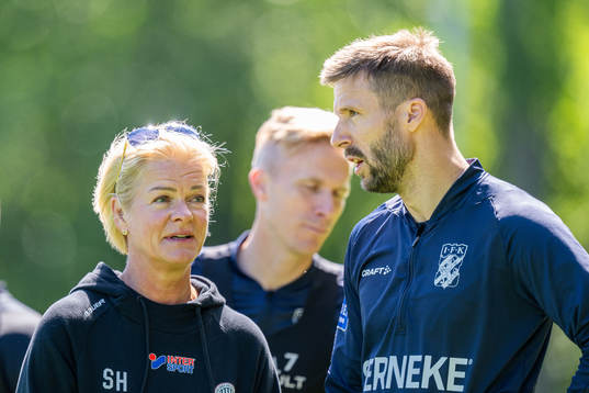 Frölundas rehabkoordinator Stina Hedin och IFK Göteborgs