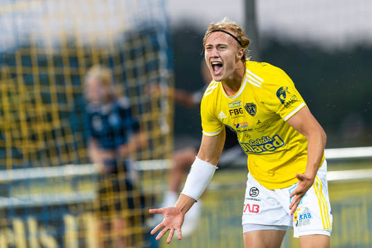 Falkenbergs Oskar Christiansson jublar