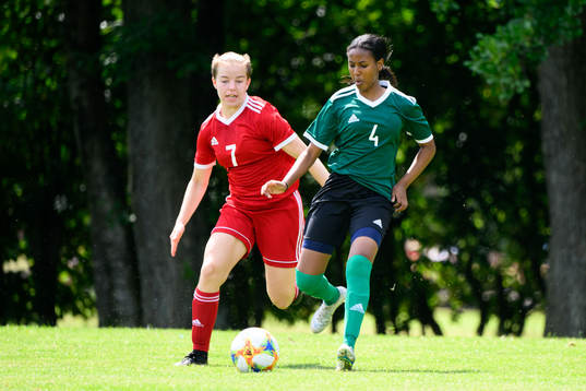 Issy Goldmann och Saron Berhe