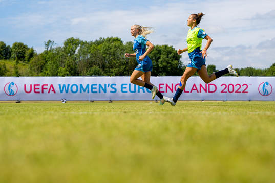 Guro Bergsvand and Celin Bizet Ildhusøy of the Norwegian