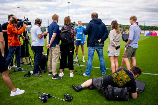Bläddra bland fler bilder av UEFA Women's Euro 2022, day -1, Norway, press event