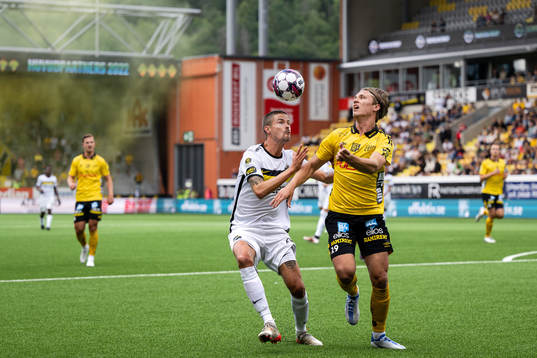 AIKs Mikael Lustig och Elfsborgs Oliver Zanden