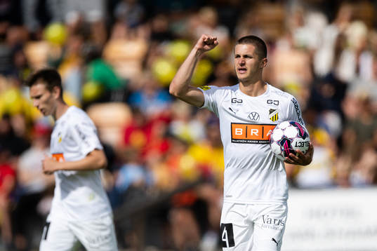 Häckens Leo Bengtsson jublar