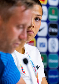 Celin Bizet Ildhusøy and Martin Sjögren, head coach of