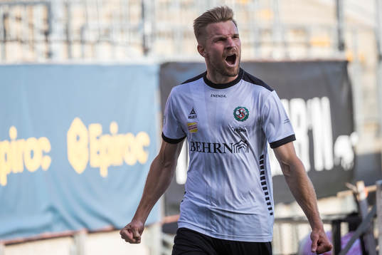 Örebros Erik Björndahl jublar