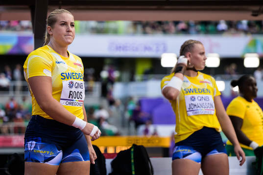 Fanny Roos and Axelina Johansson of Sweden in women’s