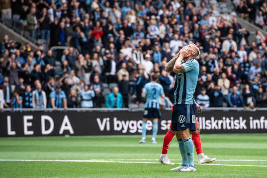 Djurgårdens Victor Edvardsen deppar