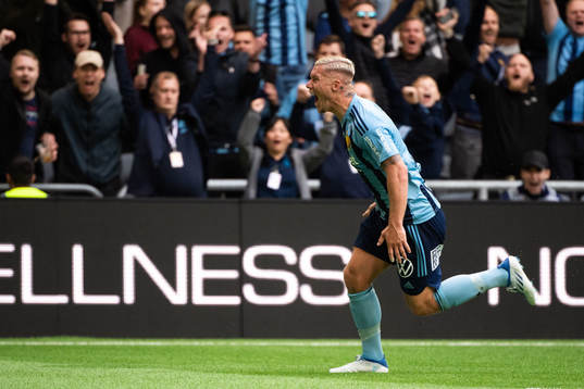 Djurgårdens Victor Edvardsen jublar