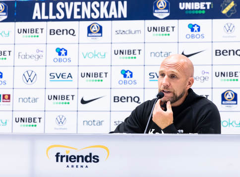 Kalmars tränare Henrik Rydström på presskonferensen