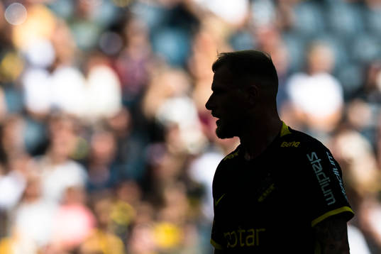 s John Guidetti i siluett