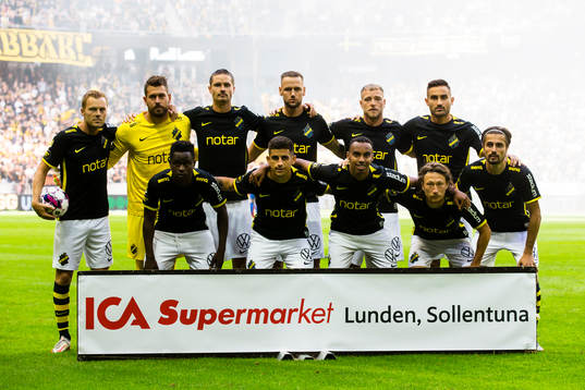 s startelva. Uppe från vänster: Sebastian Larsson,